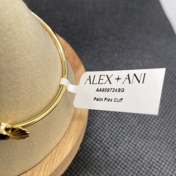 ⭐️ALEX AND ANI⭐️Palm Flex Cuff in Shiny Gold/NWT - Picture 8 of 9